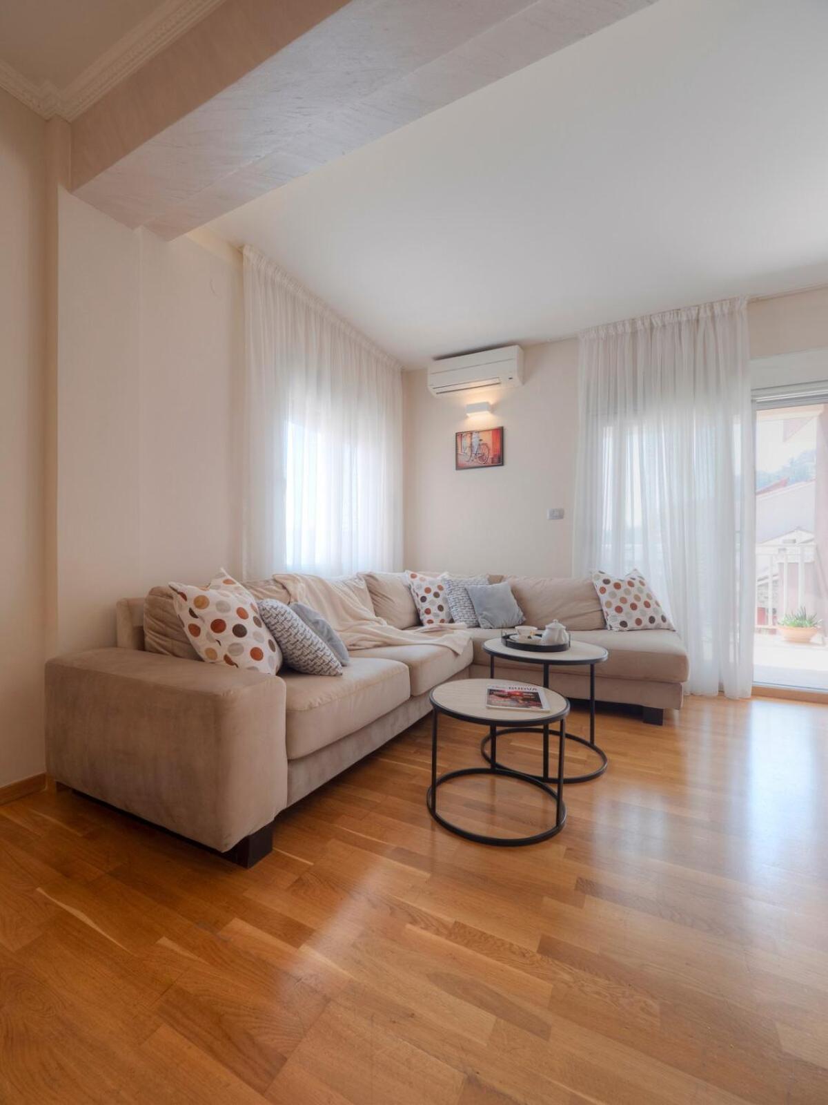 Tucked In 2br With Terrace In Apartman Budva