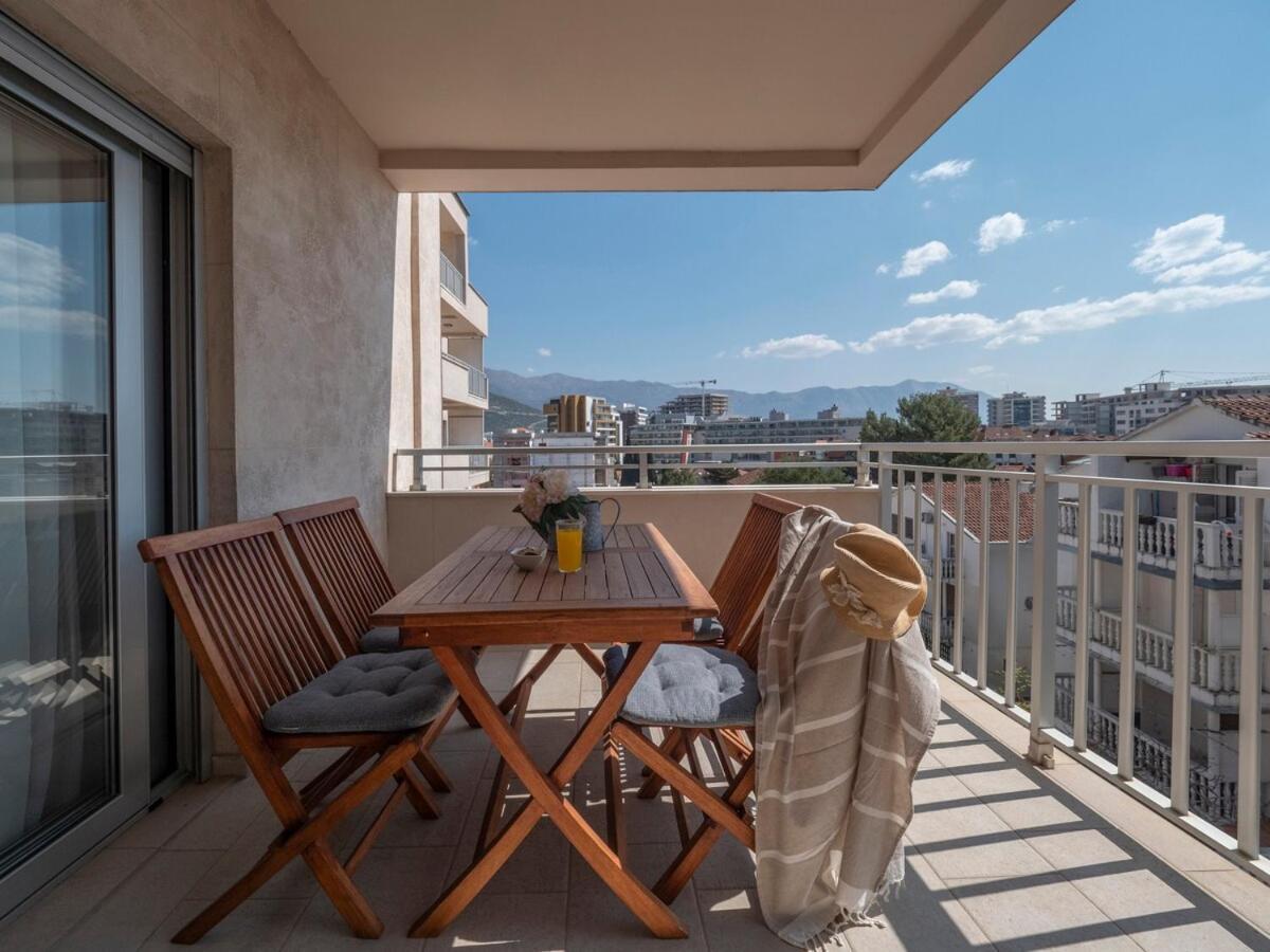 Tucked In 2br With Terrace In Apartman Budva