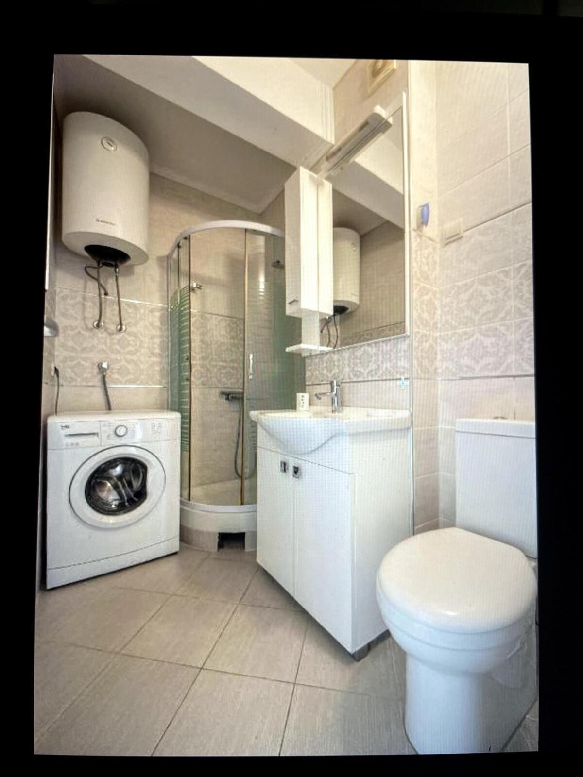 Tucked In 2br With Terrace In Apartman *